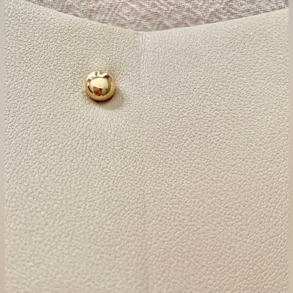Cute tan vegan leather purse